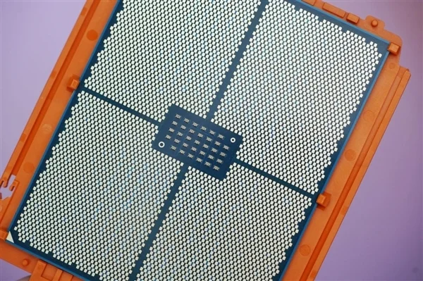 最強(qiáng)桌面CPU！AMD銳龍線程撕裂者9970X/9980X圖賞